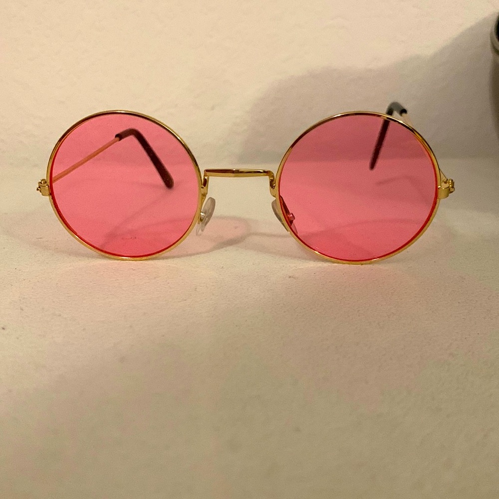 Pink mini retro sunglasses